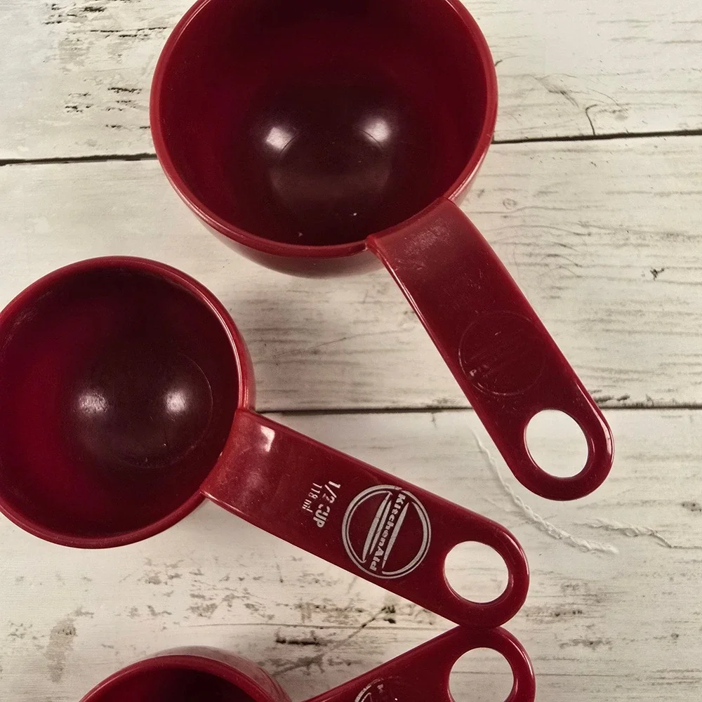 KitchenAid Measuring Cups Set of 4 Empire Red Plastic Baking Tools 1 1/2 1/3 1/4